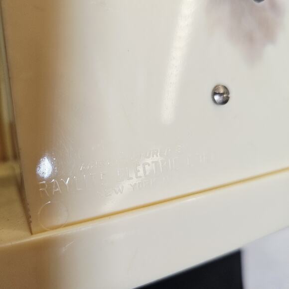 Vintage 1950s Raylite Illuminated Lighted Music Box Christmas Cathedral Church - Picture 6 of 11